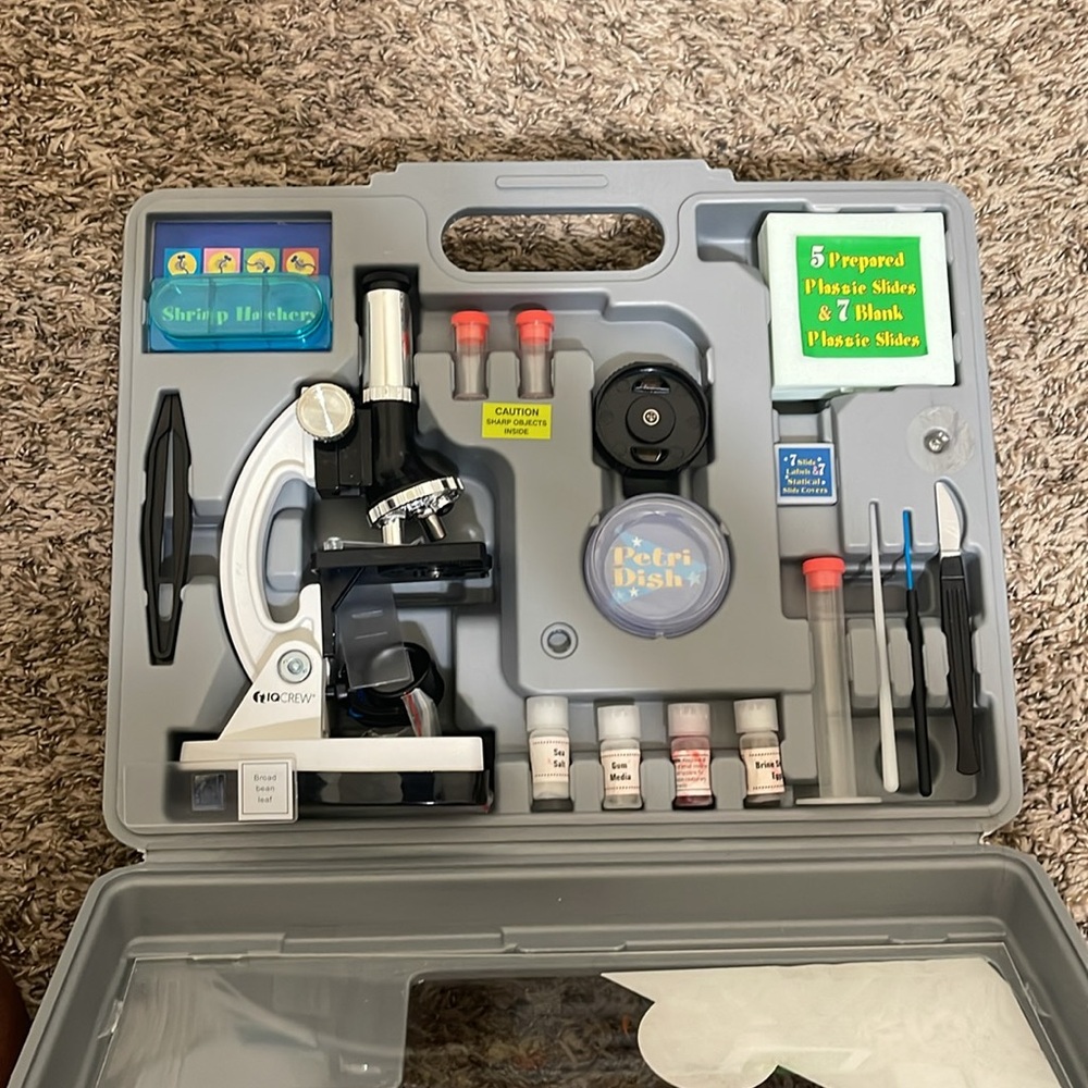 52 Piece Microscope Set and Criss Angel Ultimate Magic Kit - Picture 6 of 6